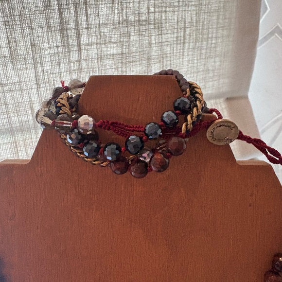 Chloe & Isabel Rebel Pendant Necklace with matching bracelet - Picture 4 of 5